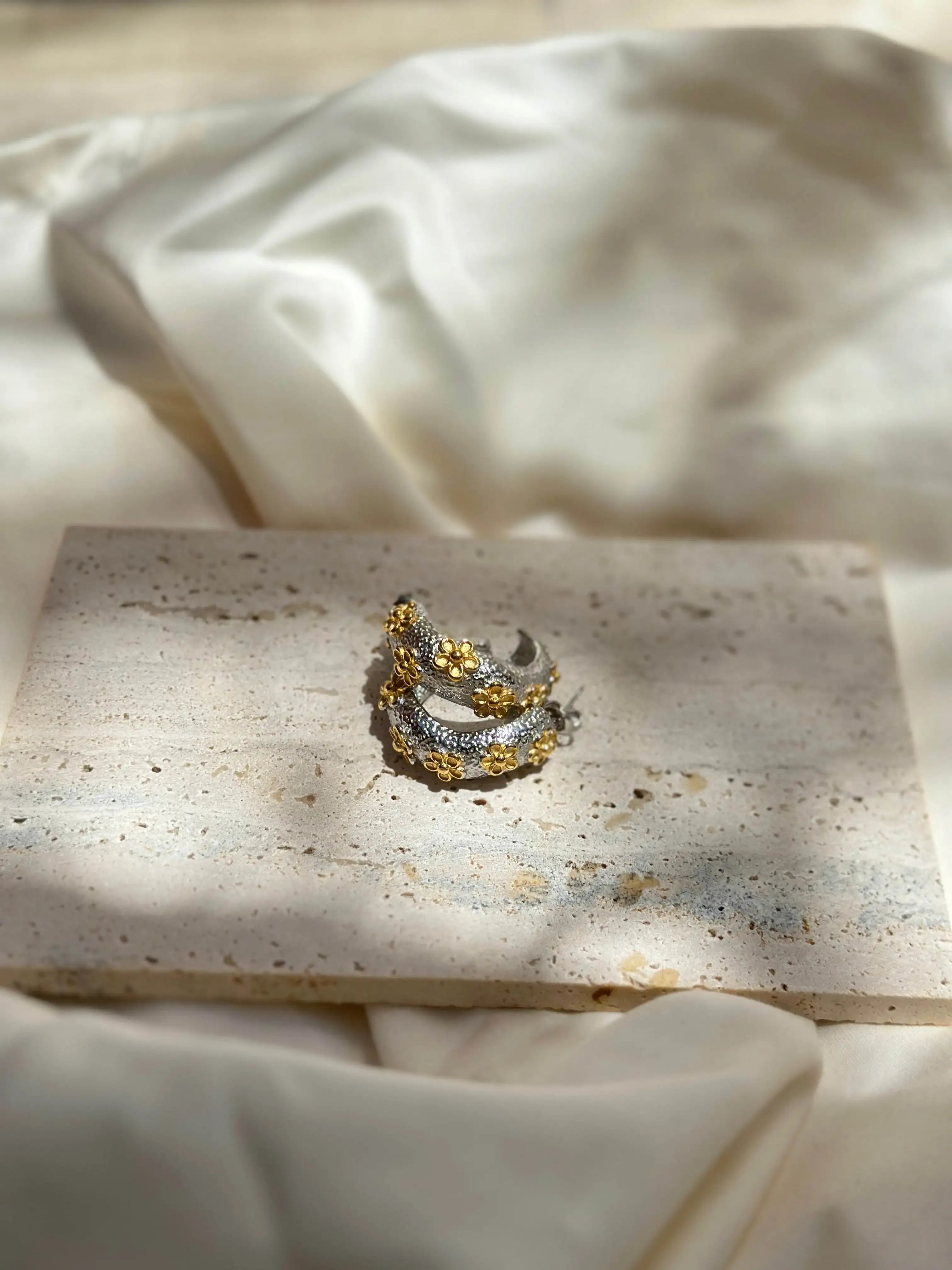 Aretes Pétalo - Caravan Joyeria